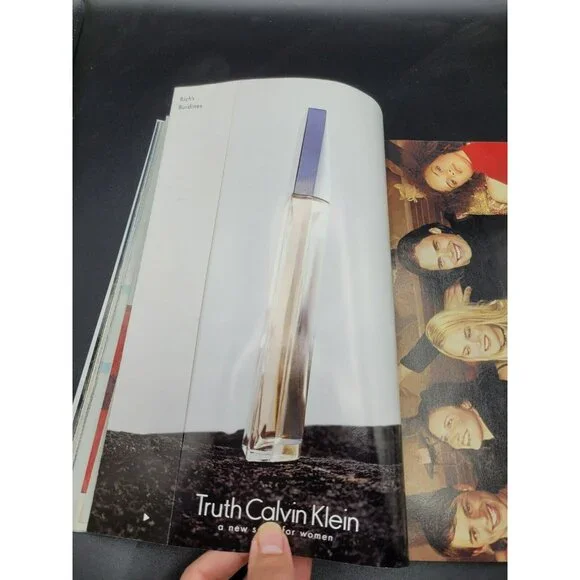 JENNIFER ANISTON - SEVENTEEN Magazine August 2000 - Excellent Condition - Picture 8 of 10